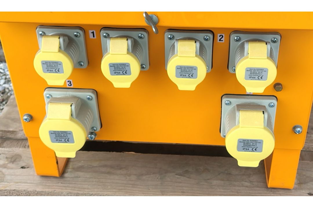 BLAKLEY TA/P/1/10/S6 240V-110V 10kVA Transformer - Image 2 of 4