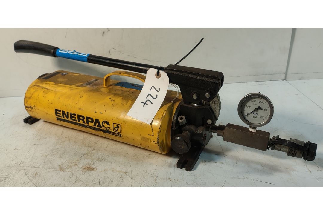 Enerpac P-801 700bar Ultima Two Speed Steel Hand Pump - Image 1 of 5