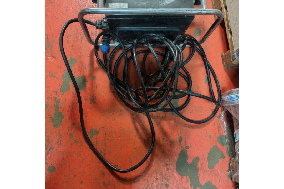 SA EQUIP TRA230110/400 230V-110V EX. SA Transformer - Image 2 of 6