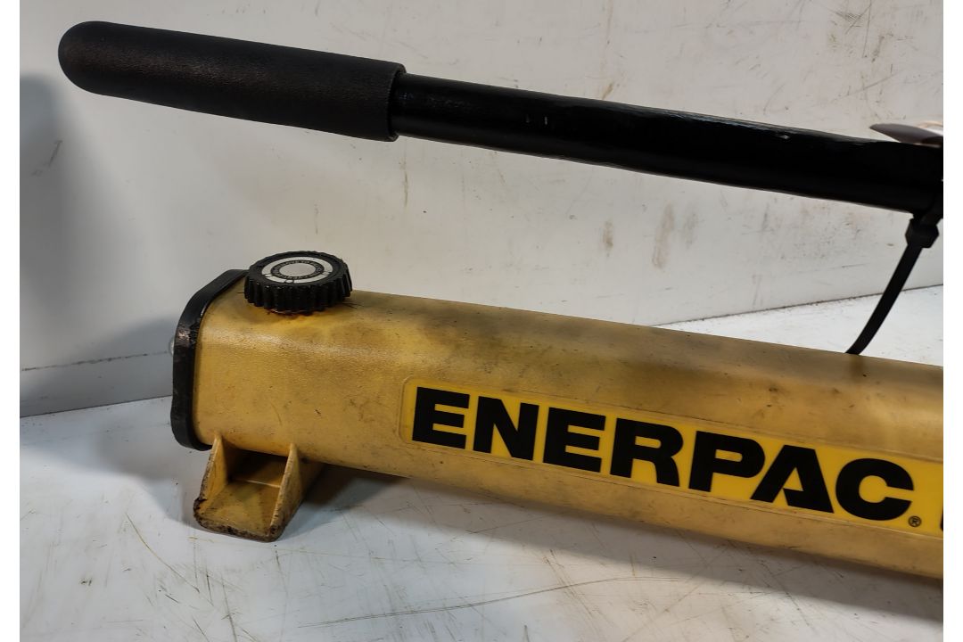 3x Enerpac P-392 700bar Two Speed Lightweight Hand Pumps - Image 7 of 12