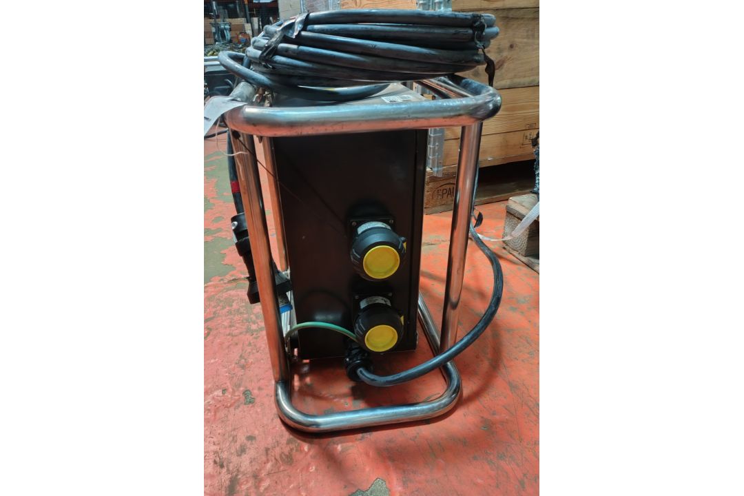 SA EQUIP TRAC230110/400-4EX 230V-110V SA Transformer - Image 3 of 5