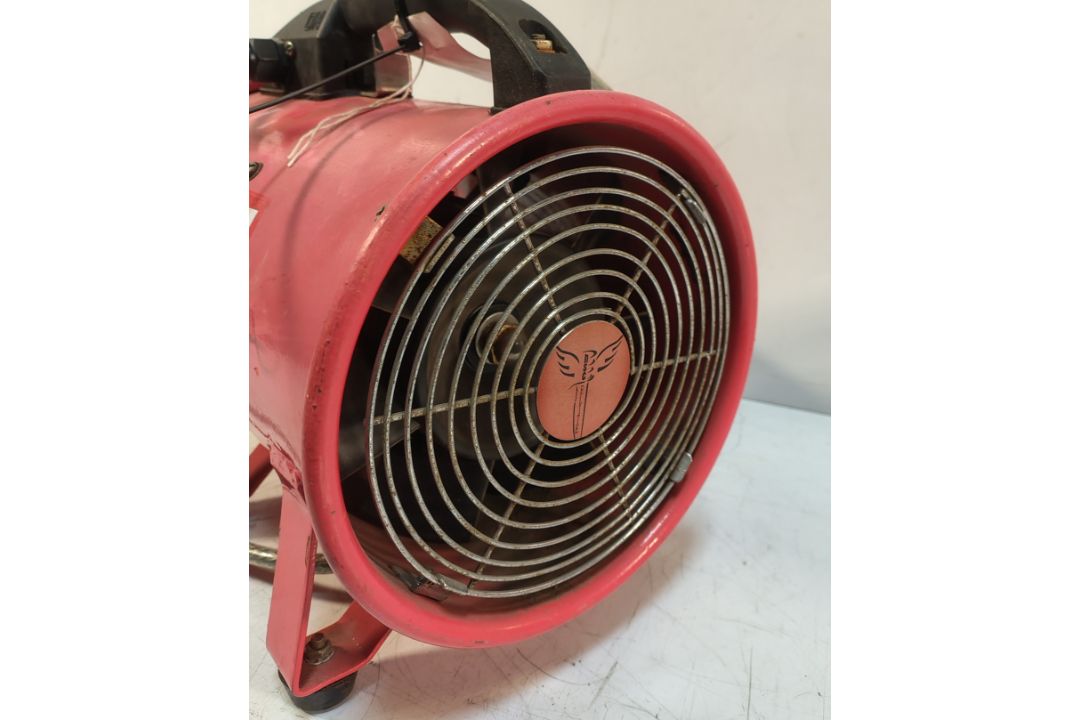 2x ELITE ELITE200 110V 8" Fume Extractors - Image 5 of 11