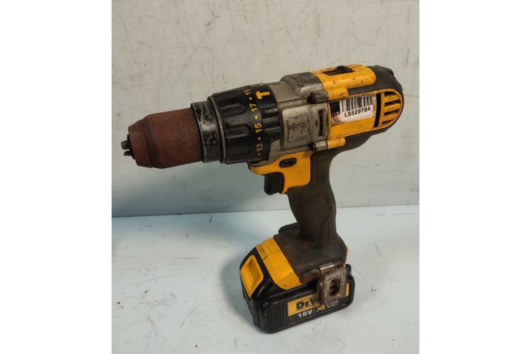 DEWALT DCD985M2 18V Battery Drill c/w 2 Batteries and Charger & BOSCH GBM23-2E 110V Rotary Drill - Image 6 of 11