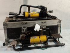 2x Enerpac P-392FP 700bar Two Speed Lightweight Foot Pumps