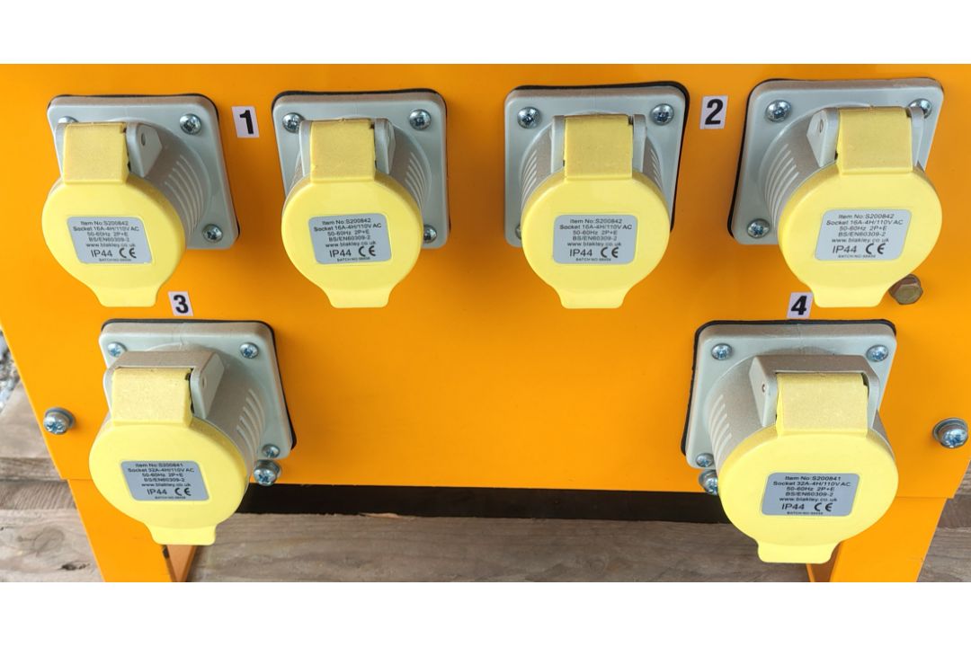 BLAKLEY TA/P/1/10/S6 240V-110V 10kVA Transformer - Image 3 of 4