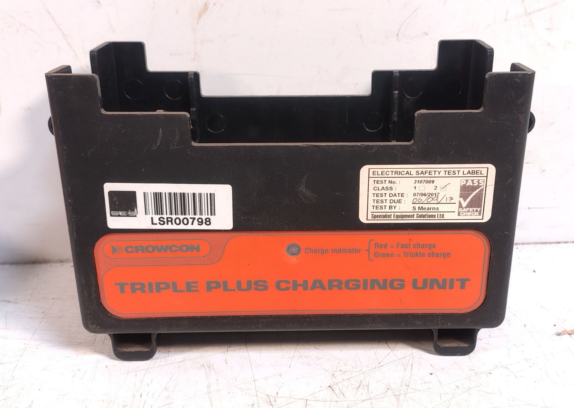 5x Crowcon Triple Plus+ ATEX Portable Gas Detectors- O2, CH4 (LEL), H2S & 2x Crowcon C01547 Chargers - Image 2 of 6