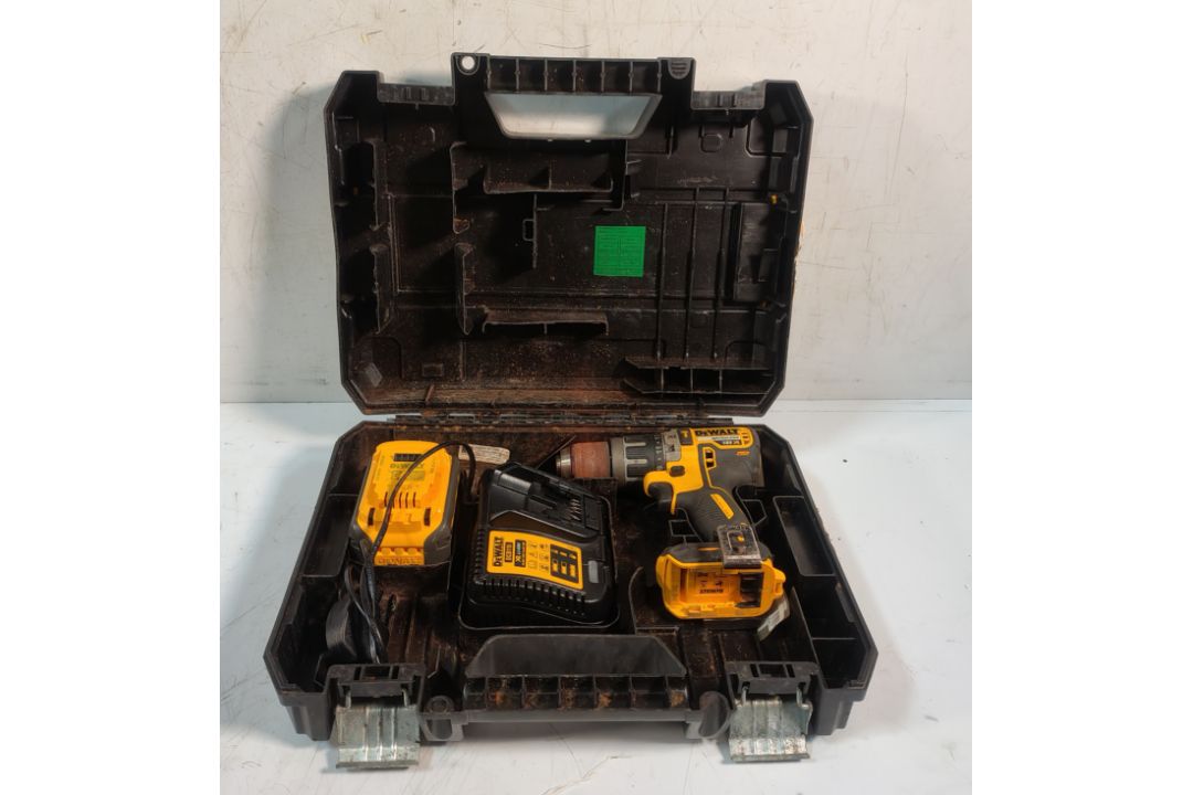 Dewalt DCD796P2 18V Battery Drill c/w Battery and Charger - Image 8 of 9