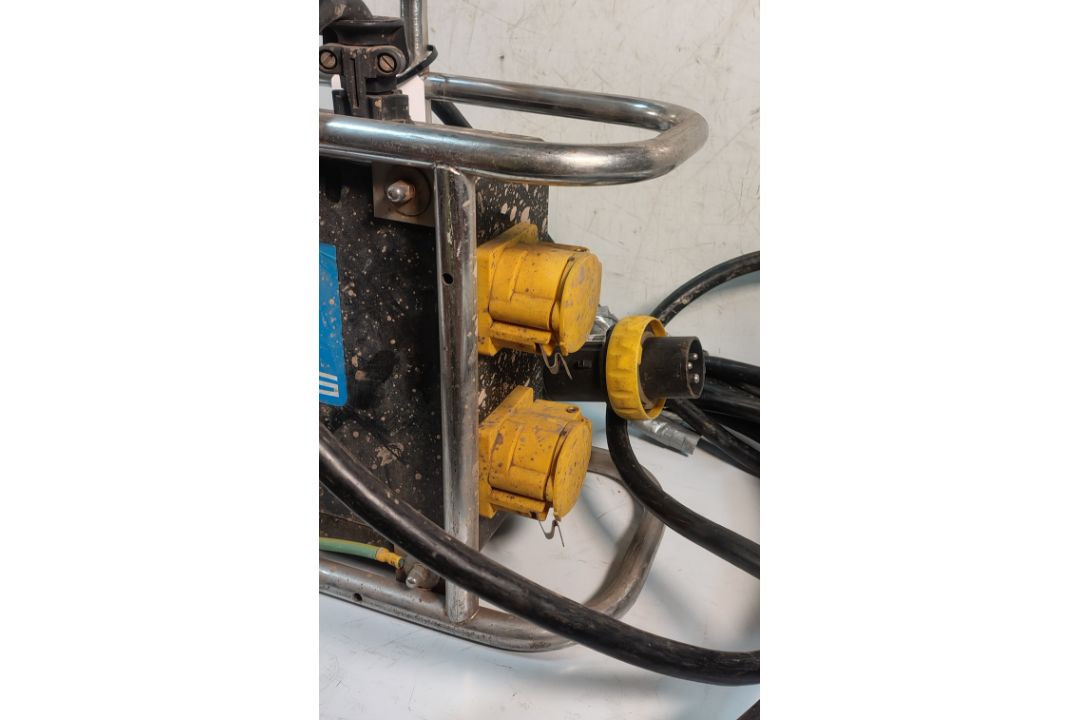 5x SA EQUIP PNSB110/15-4EX/STA 110V 4 WAY EX. Splitter Units (STAHL) - Image 11 of 28