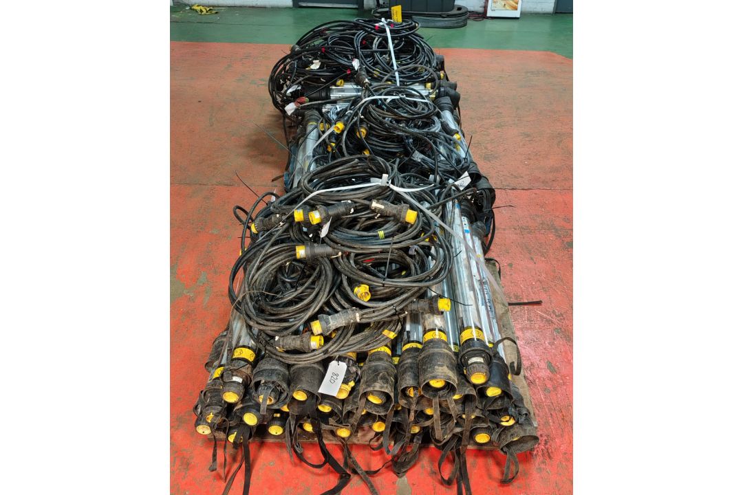 81x 110V EX. Fluorescent Emergency Work Lights - Image 3 of 14