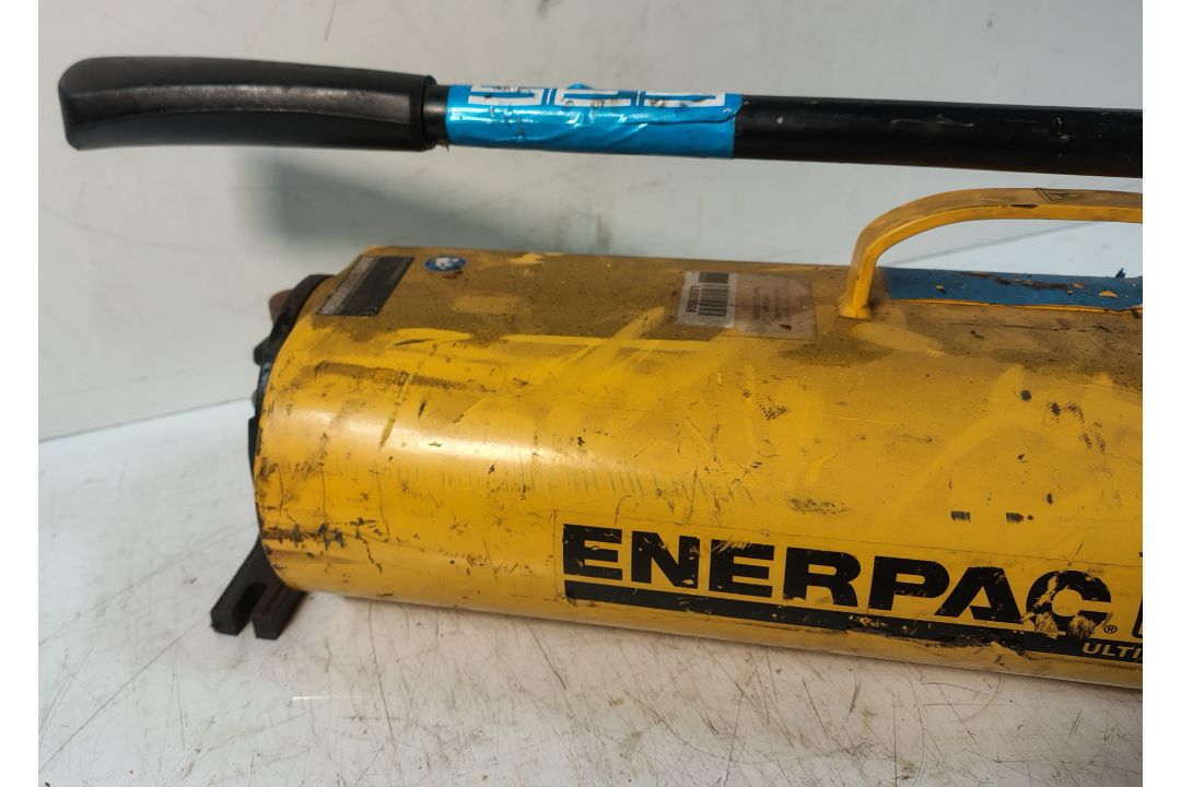Enerpac P-801 700bar Ultima Two Speed Steel Hand Pump - Image 4 of 5