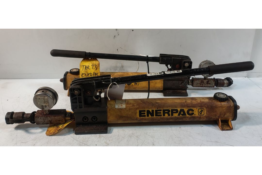 2x Enerpac P-392 700bar Two Speed Lightweight Hand Pumps - Image 1 of 7
