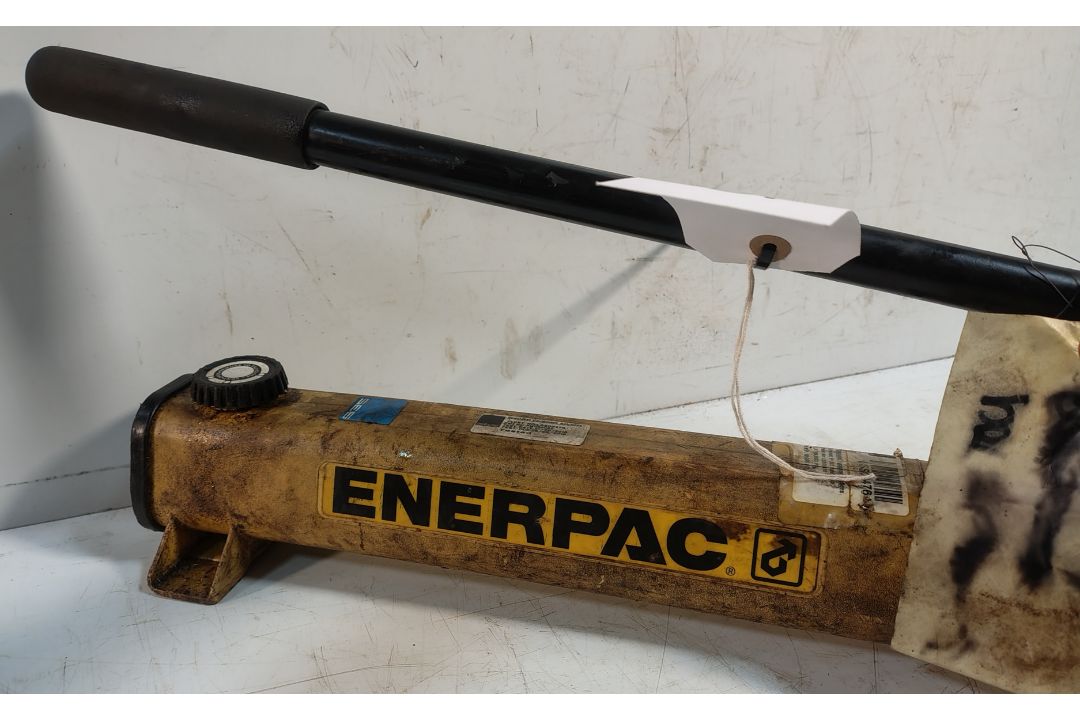 3x Enerpac P-392 700bar Two Speed Lightweight Hand Pumps - Image 4 of 12