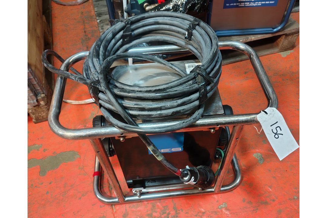 SA EQUIP TRAC230110/400-4EX 230V-110V SA Transformer - Image 1 of 5