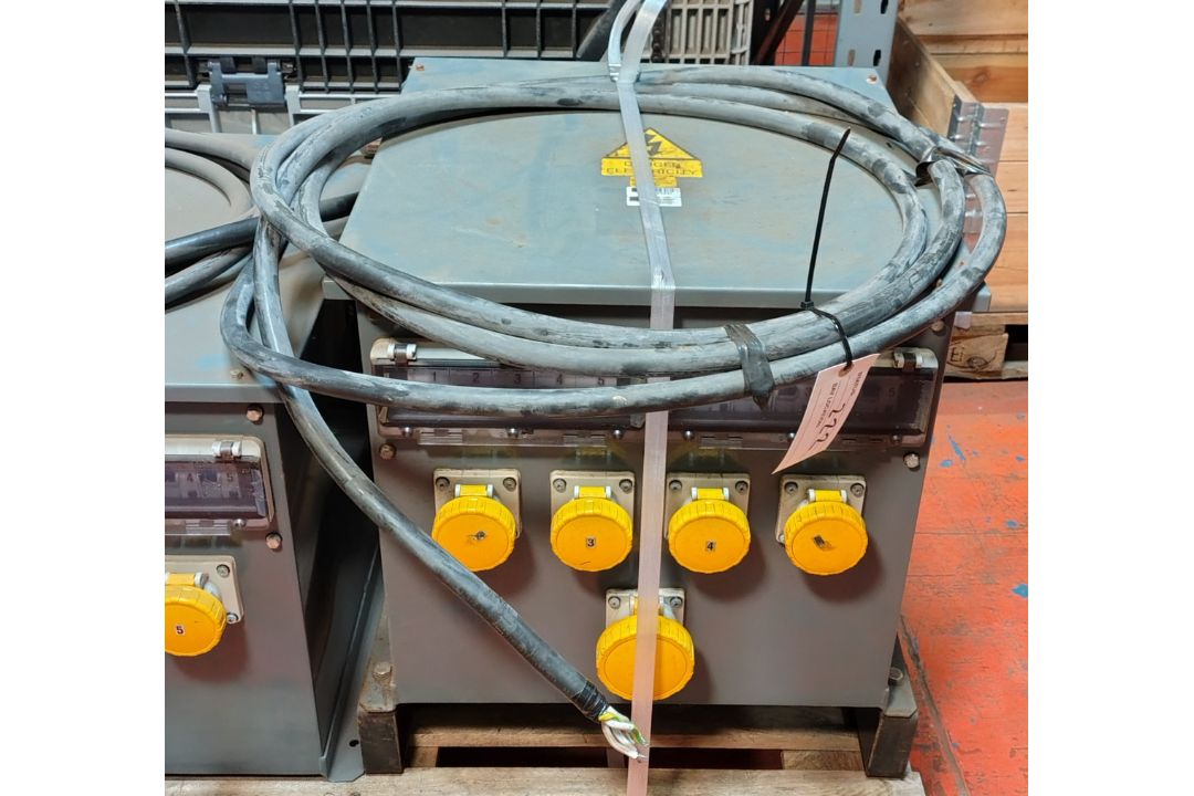 BLAKLEY 5KVA - 230V - 110V 5KVA Transformer - Image 1 of 4