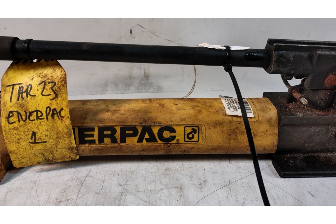 2x Enerpac P-392 700bar Two Speed Lightweight Hand Pumps - Image 4 of 7