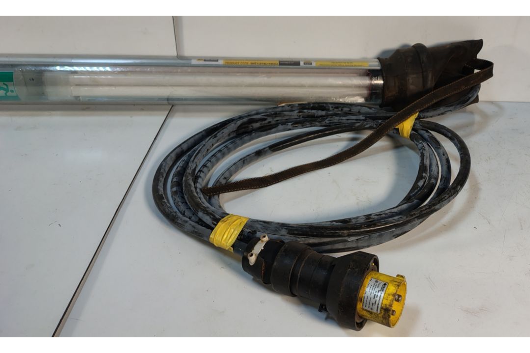 24x SA EQUIP SHE14018C110CEA - 110V EX. Fluorescent Emergency Work Lights - Image 5 of 6