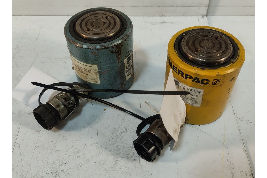 2x Enerpac RCS-302 30t Single Acting Low Height Cylinders 117mm-179mm - Image 1 of 3