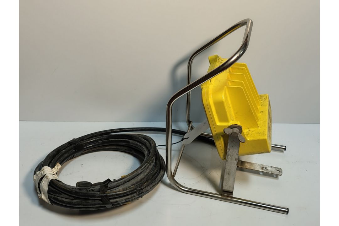 WOLF WF-300XL - 110V Atex Linkable LED Floodlight - Image 1 of 4