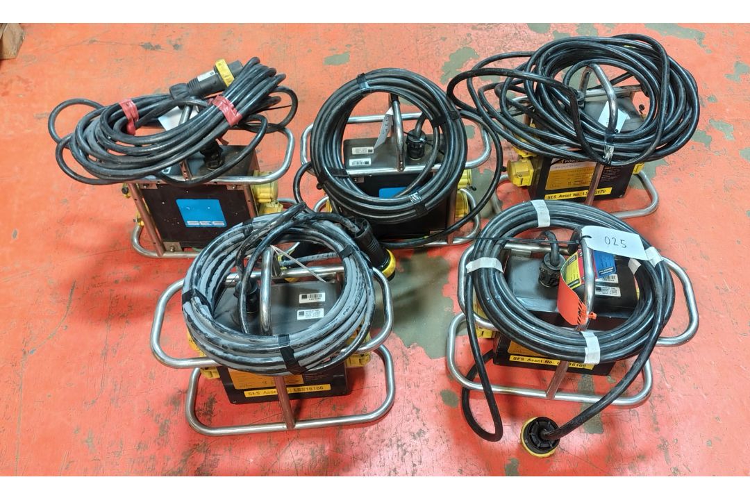 5x SA EQUIP PNSB110/15-4EX/STA 110V 4 WAY EX. Splitter Units (STAHL) - Image 1 of 31