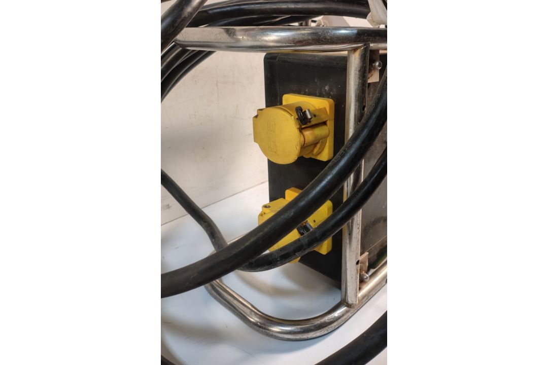 SA EQUIP PNSB110/15-4EX/STA 110V 4 WAY EX. Splitter Unit (STAHL) - Image 5 of 7