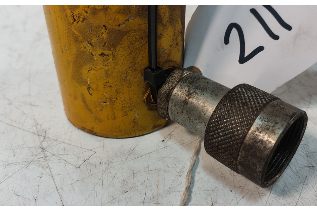 Enerpac RC-1512 15t Single Acting Cylinder 423mm-728mm - Image 2 of 2