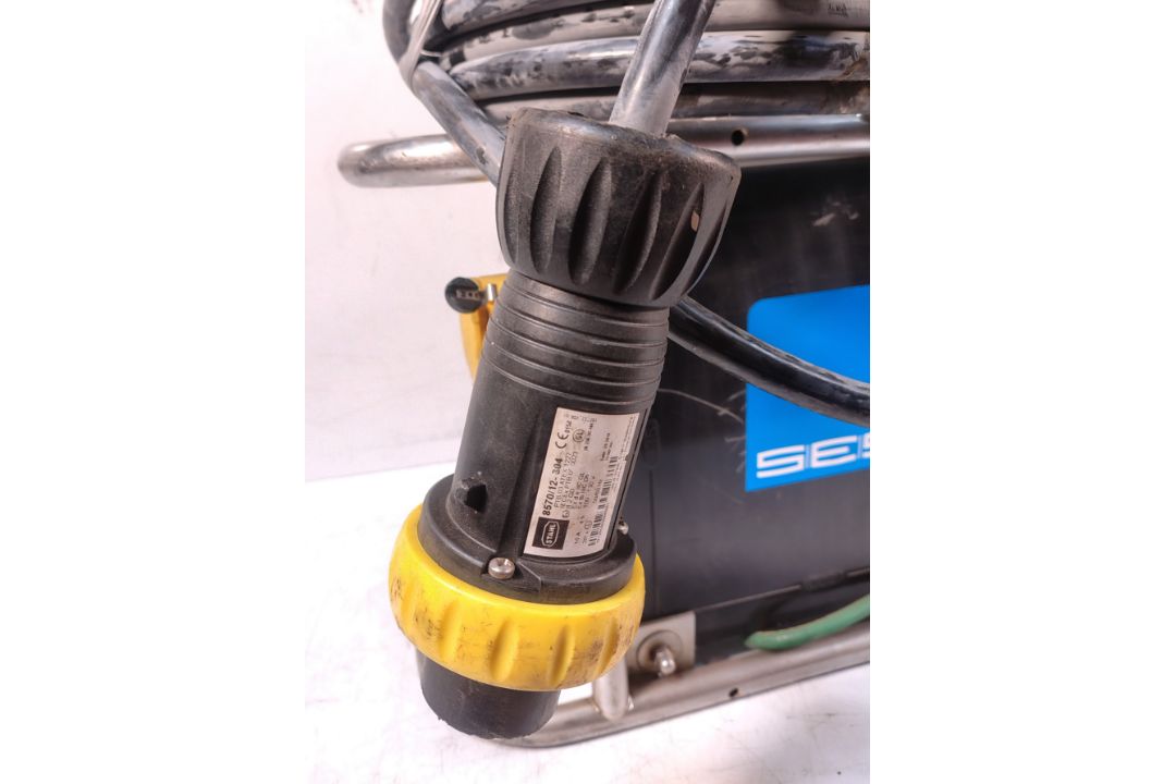 5x SA EQUIP PNSB110/15-4EX/STA 110V 4 WAY EX. Splitter Units (STAHL) - Image 8 of 31