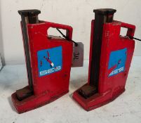 2x Tangye 9501W 5t Hydraclaw Jacks