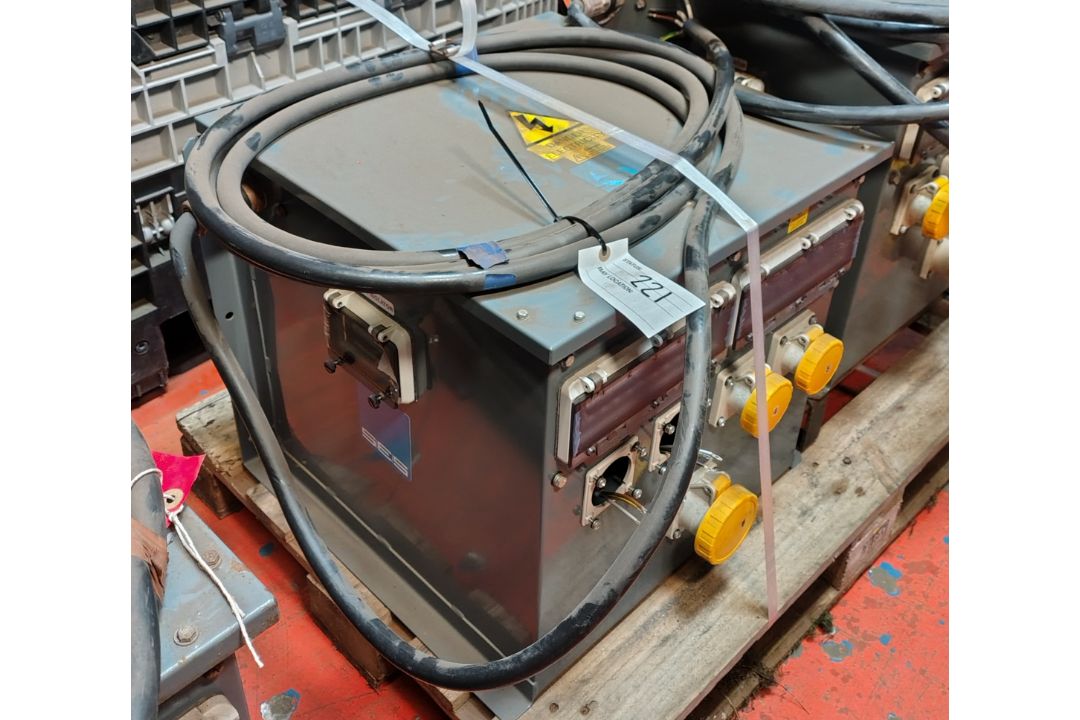 BLAKLEY STH/5/415-110/C5-S5/IP55 - 230V - 110V 5KVA Transformer - missing 110v outputs - Image 3 of 4