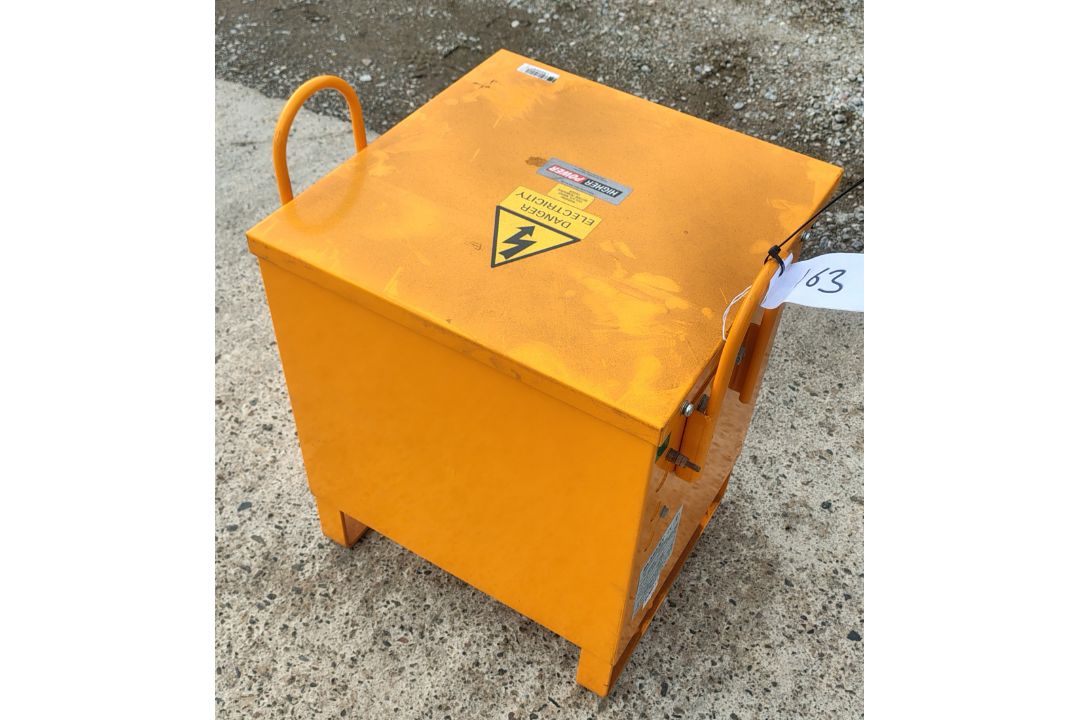 BLAKLEY TA/P/1/5/S5 230V-110V 5kVA Transformer - Image 6 of 7