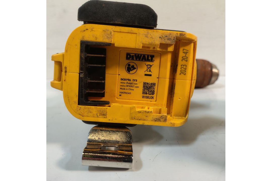 Dewalt DCD796P2 18V Battery Drill c/w Battery and Charger - Image 6 of 9