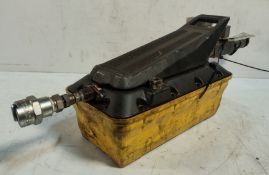 Enerpac PATG1102N 700Bar Single Speed Hydraulic Air Pump Foot Operated