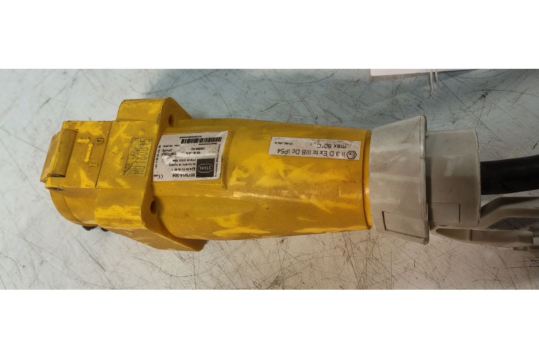 10x SES HOFR/STAHL 110V 16A STAHL EX. Extension Cables - Image 3 of 5