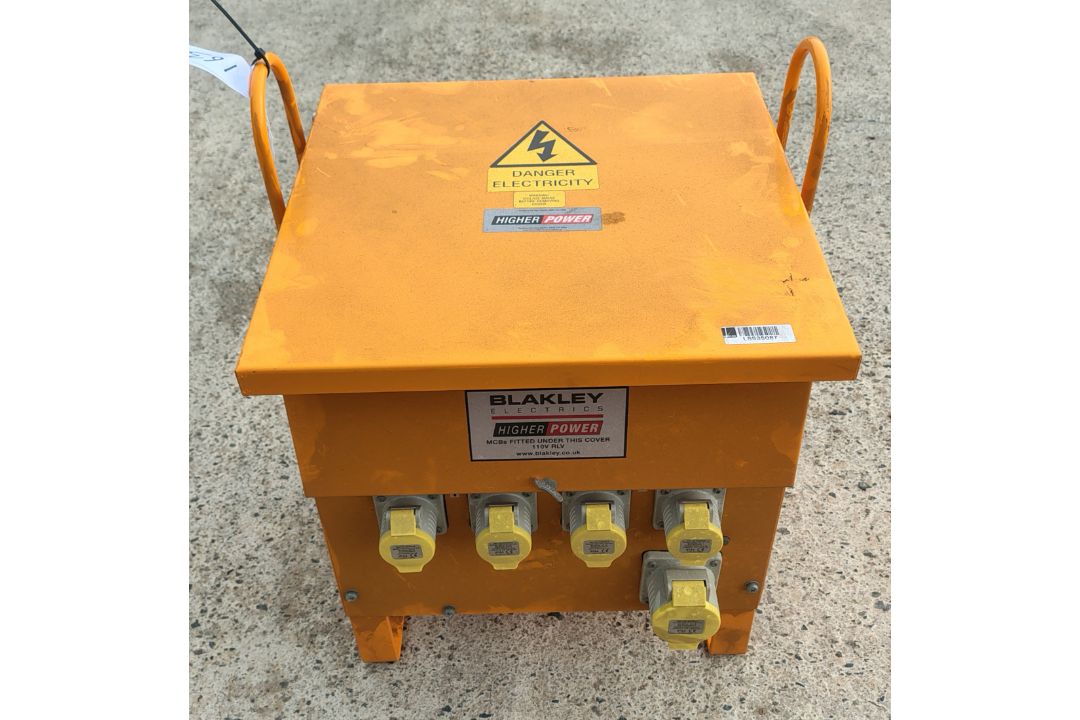 BLAKLEY TA/P/1/5/S5 230V-110V 5kVA Transformer - Image 1 of 7