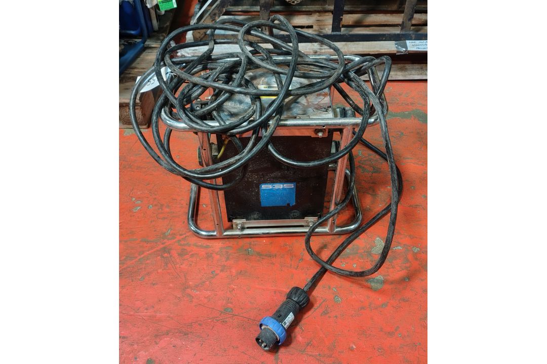 SA EQUIP TRAC230110/400-4EX 230V-110V SA Transformer - Image 1 of 6