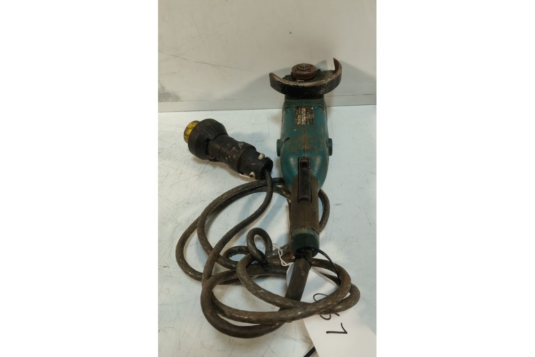4x DEWALT DW840 110V 7" Angle Grinders & 2x MAKITA GA5021C 110V 5" Angle Grinders - Image 5 of 10