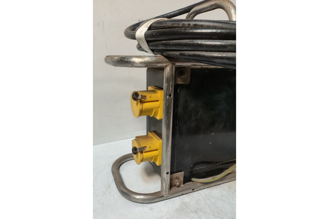 5x SA EQUIP PNSB110/15-4EX/STA 110V 4 WAY EX. Splitter Units (STAHL) - Image 11 of 32