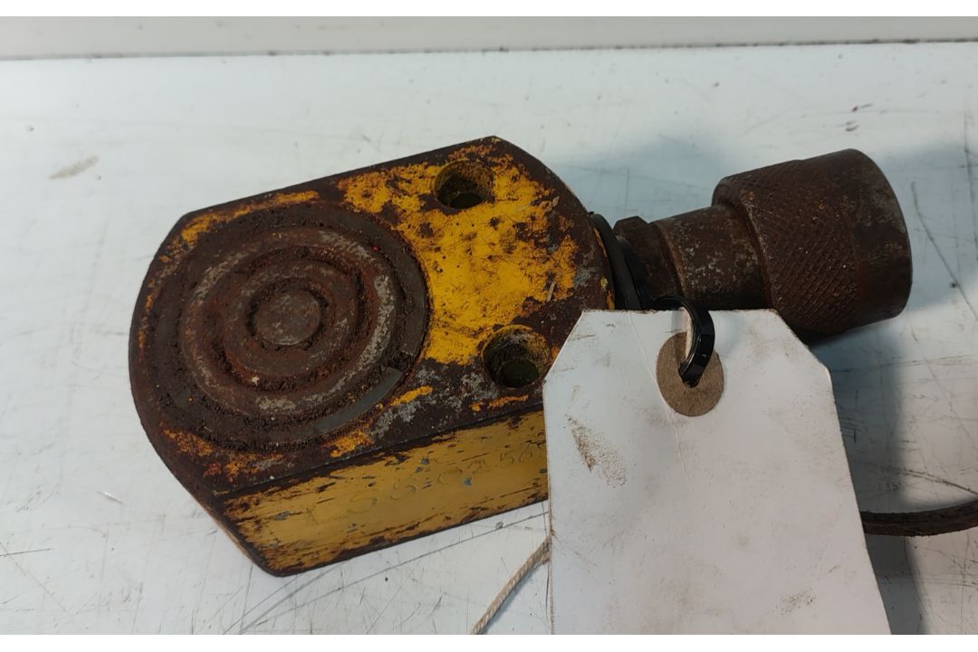 2x Enerpac RSM-100 10t Single Acting Flat-Jack Cylinders 43mm-54mm - Image 2 of 3