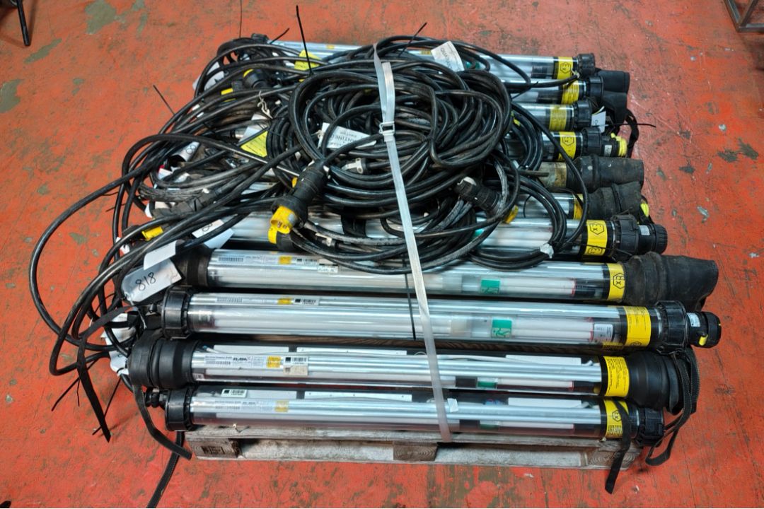 24x SA EQUIP SHE14018C110CEA - 110V EX. Fluorescent Emergency Work Lights - Image 1 of 6