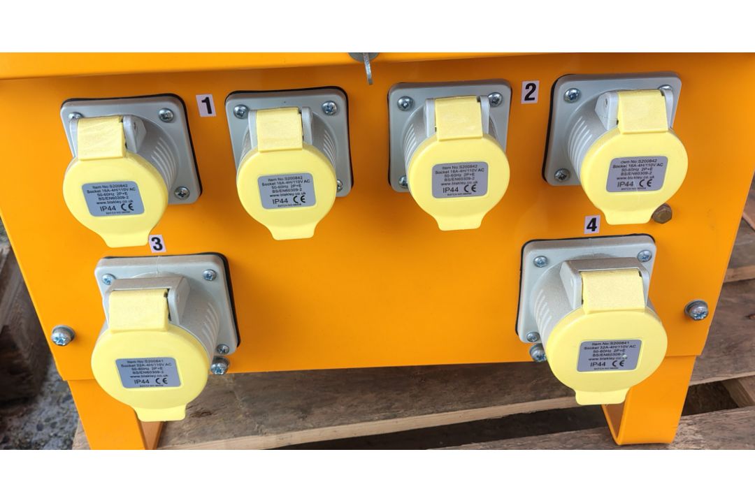 BLAKLEY TA/P/1/10/S6 240V-110V 10kVA Transformer - Image 2 of 5