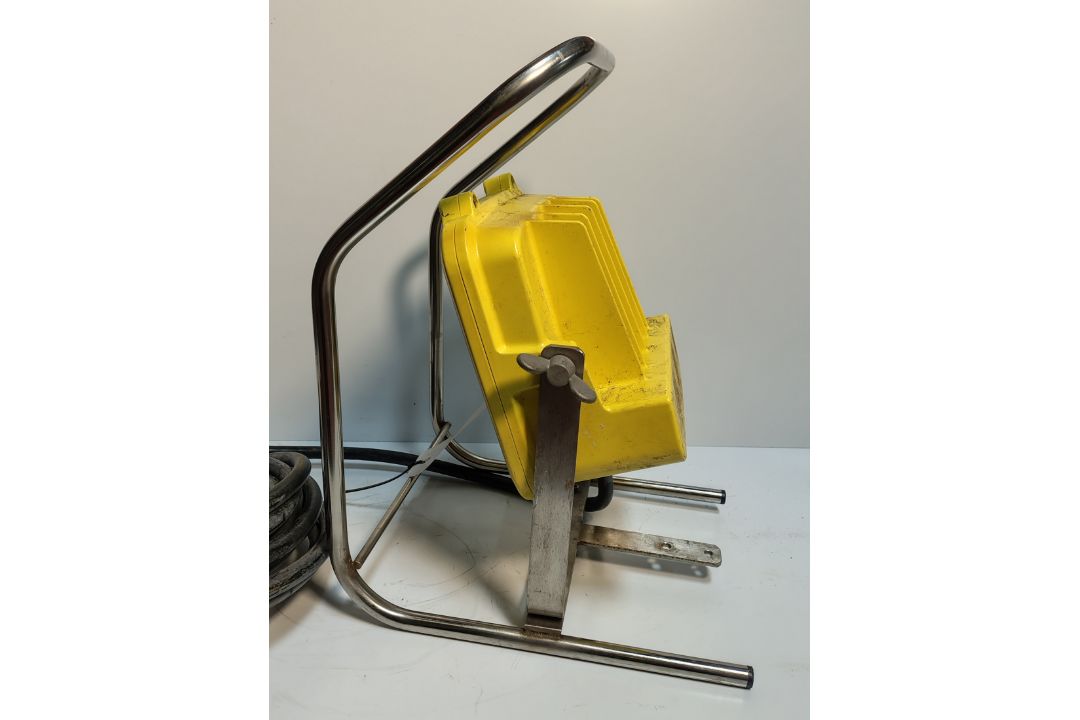 WOLF WF-300XL - 110V Atex Linkable LED Floodlight - Image 3 of 4