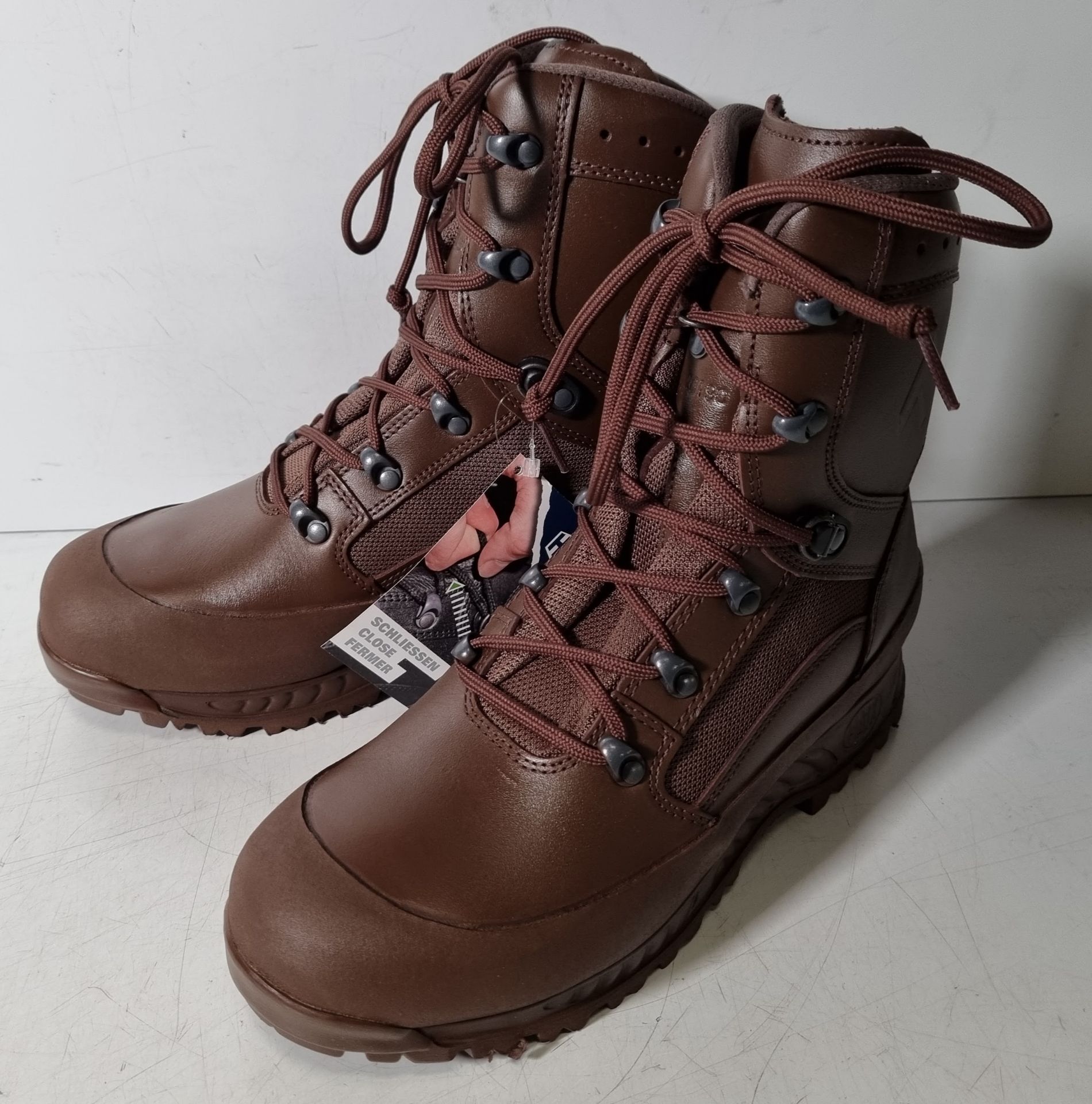 Various boots and trainers - see description for details - Image 32 of 41