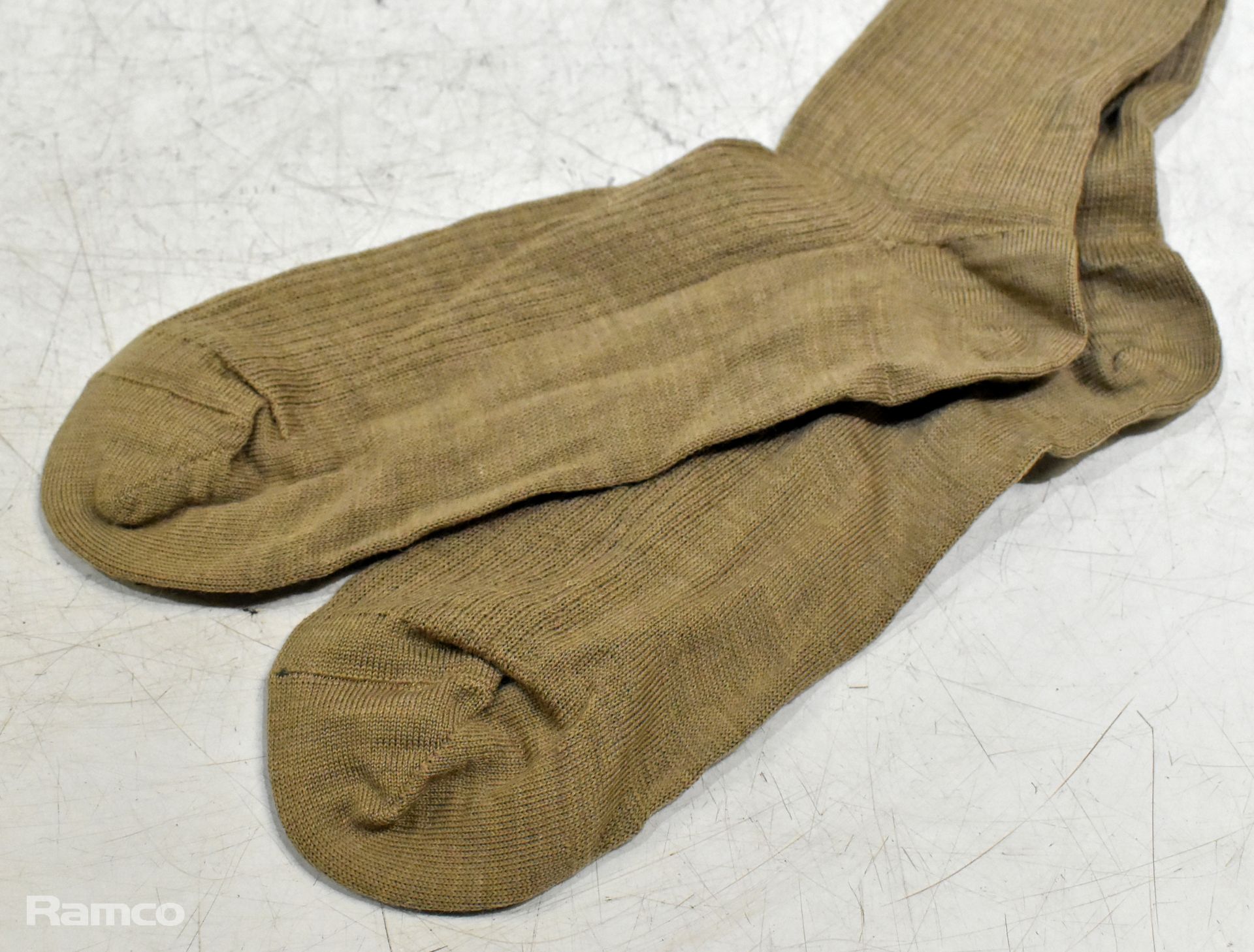140x pairs of Various socks - mixed types - Image 4 of 11