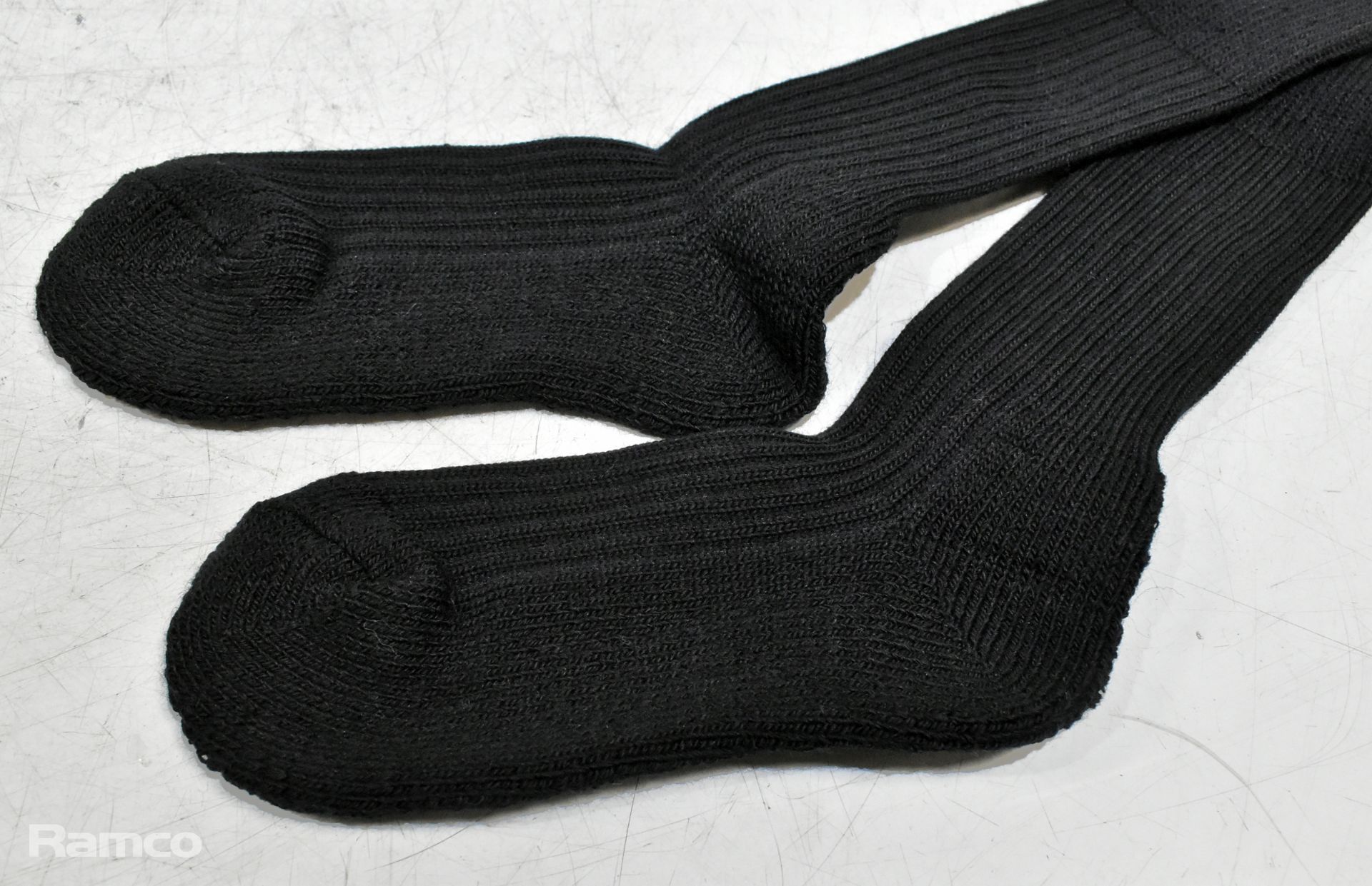140x pairs of Various socks - mixed types - Image 2 of 11