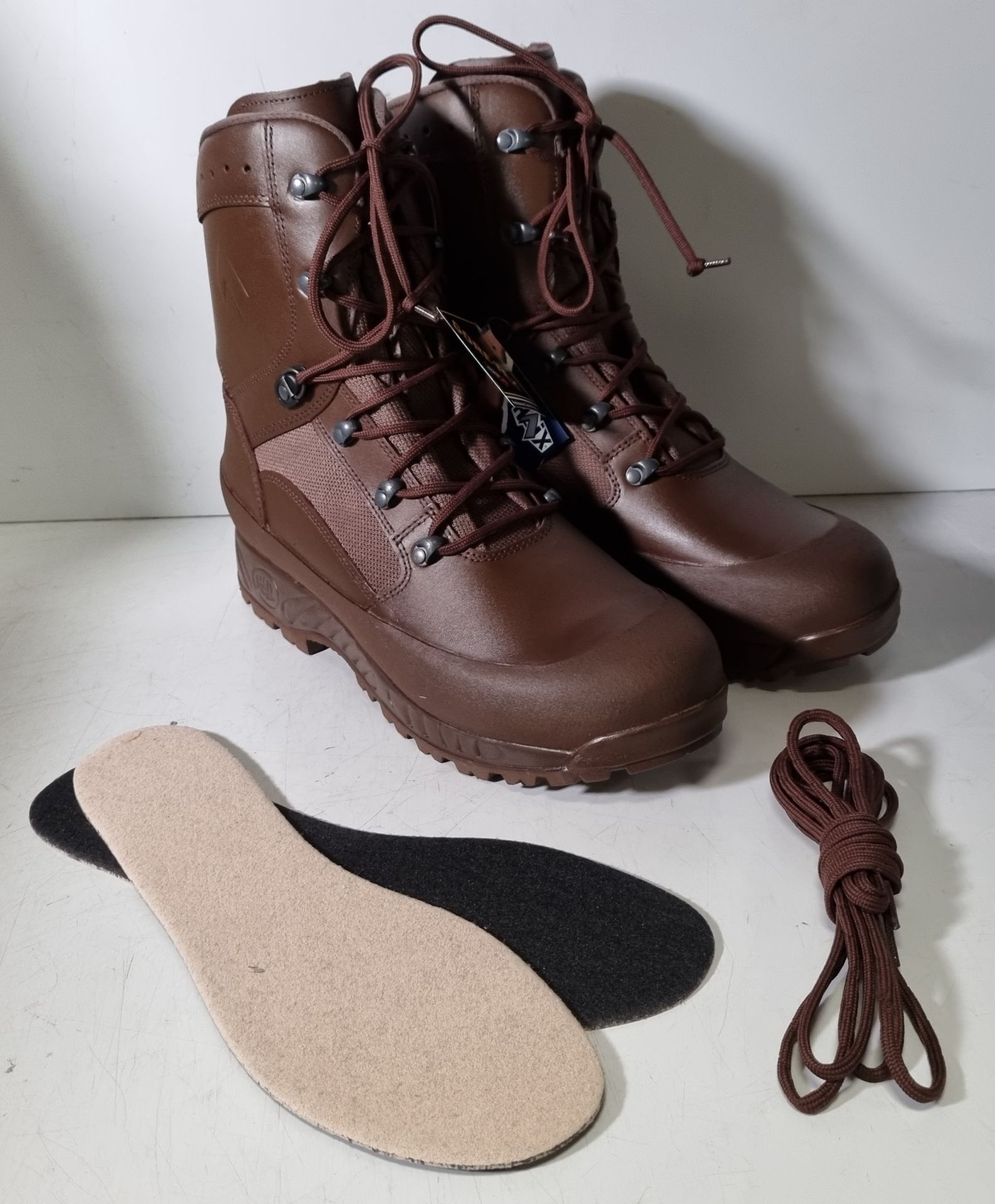Various boots and trainers - see description for details - Image 4 of 41