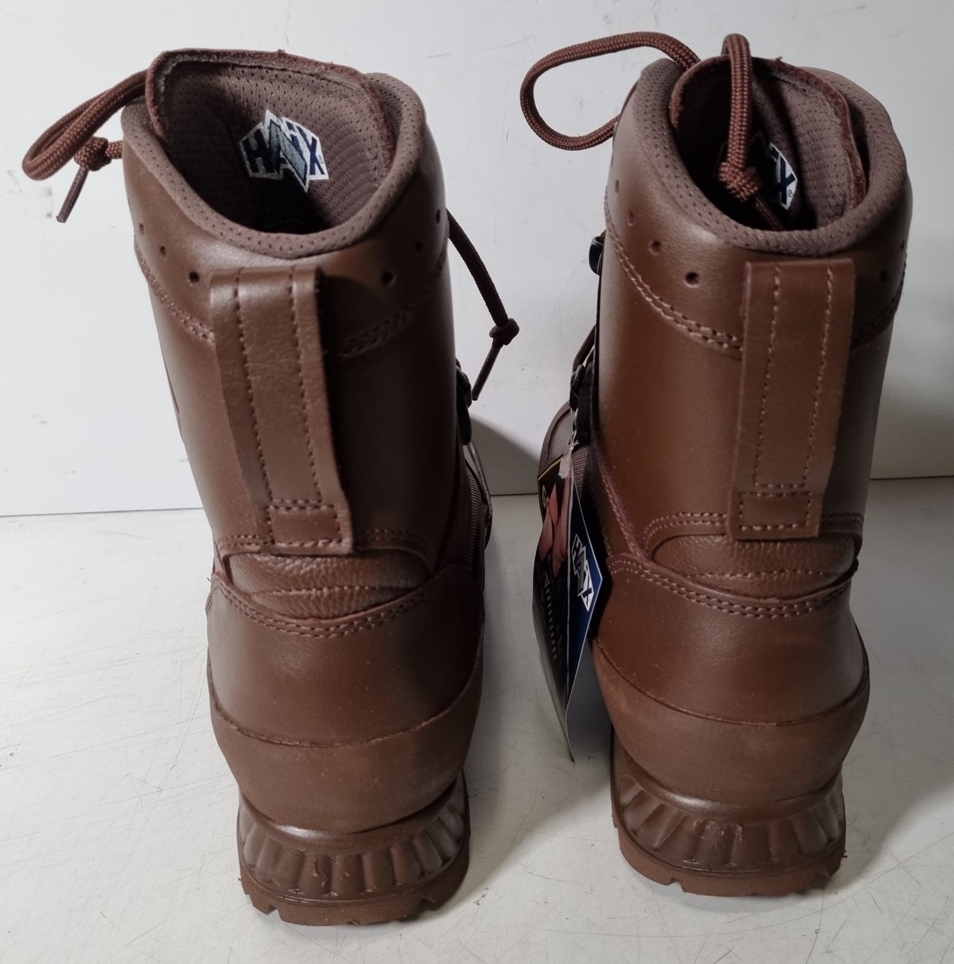 Various boots and trainers - see description for details - Image 33 of 41