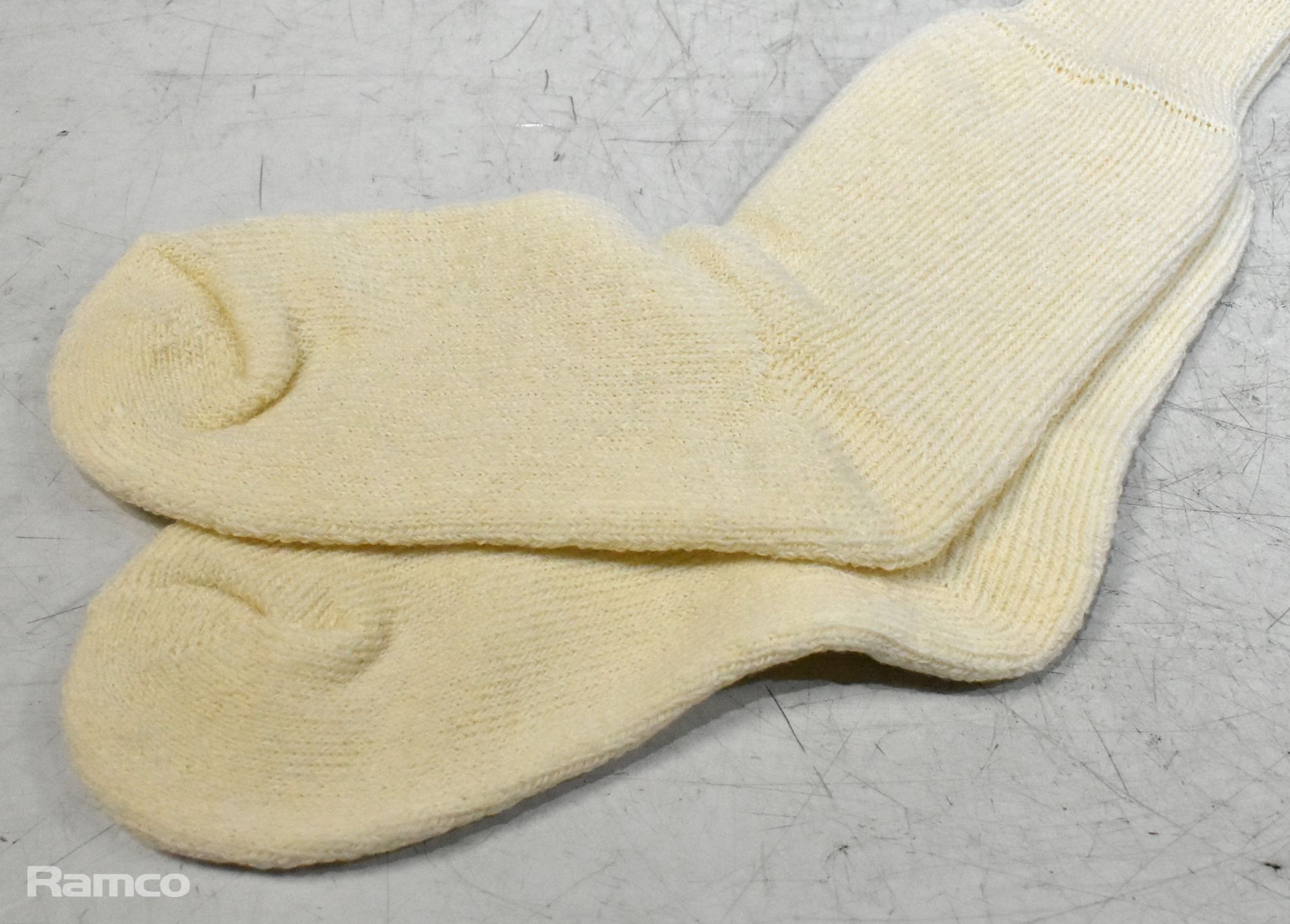 168x pairs of Various socks - mixed - Image 2 of 11