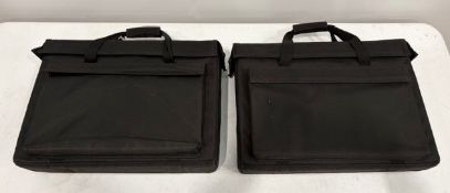 2x Rosco Silk 210. Comes with soft case, PSU, and eggcrate louver. Both cases 9kg, 60 x 44 x 20 cm
