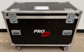 4x Clay Paky Volero Wave in flight case with omega brackets. 150kg, 122 x 60 x 88 cm