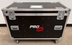 4x Clay Paky Volero Wave in flight case with omega brackets. 150kg, 122 x 60 x 88 cm