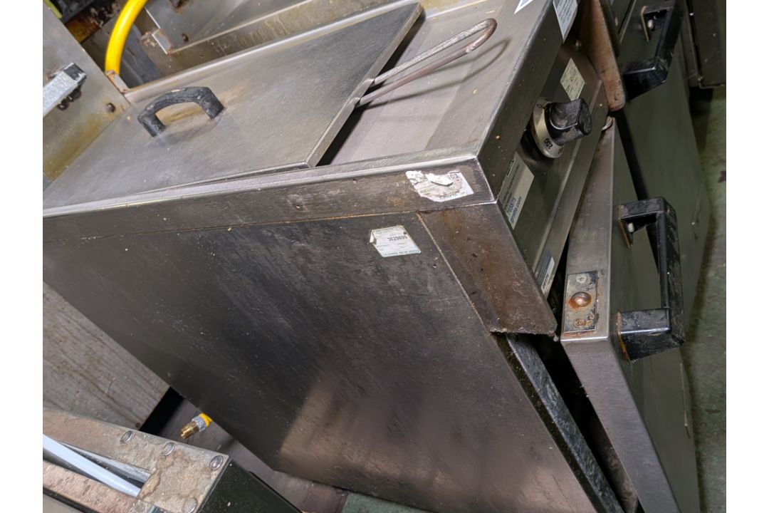 Falcon single basket fryer - W 300 x D 800 x H 1210mm - no model number - Image 5 of 14